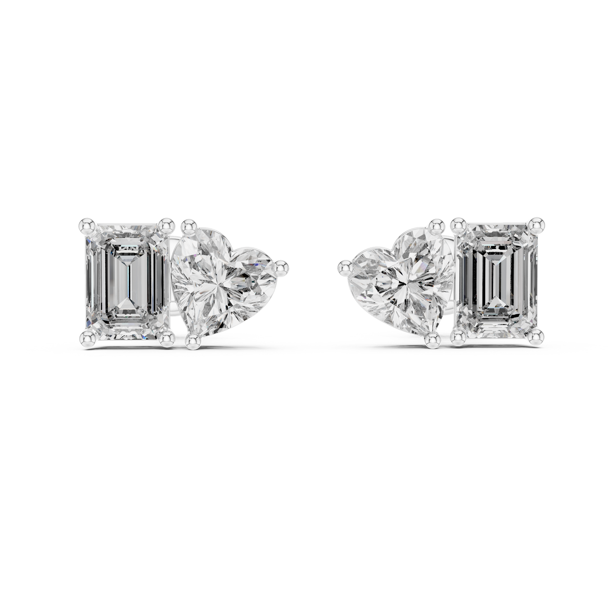 Elegant Toi et Moi Emerald Heart Diamond Studs