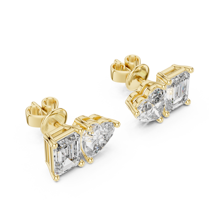 Elegant Toi et Moi Emerald Heart Diamond Studs