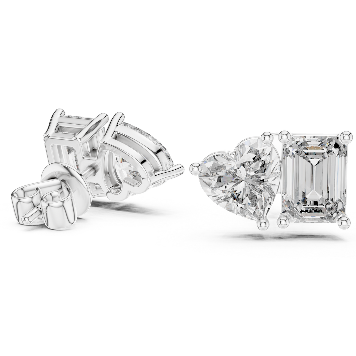 Elegant Toi et Moi Emerald Heart Diamond Studs