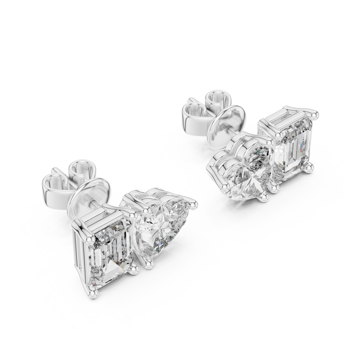 Elegant Toi et Moi Emerald Heart Diamond Studs